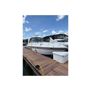 Rinker 400 Express Cruiser 2010, 2 Motores, Motor Intraborda MerCruiser, Alimentado por Gasolina, Tanque de Combustible de 300 Galones - Product Image 5