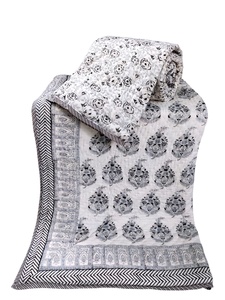 Couette d'hiver réversible 100% coton faite à la main, confortable, légère, traditionnelle, fabriquée à la main, imprimée en blocs. - Product Image 2