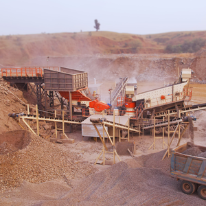 Installation de concassage mobile à deux étages Hailstone, production efficace d'agrégats pour les carrières et la construction, fabriquée en Inde - Product Image 2