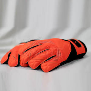 Gants de gardien de but professionnels en cuir fiables, design antidérapant, couverture complète des doigts, ajustement confortable et sécurisé pour une performance intensive - Product Image 5