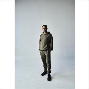Conjunto Deportivo Personalizado Ecológico de Felpa Gruesa de Poliéster/Algodón, Corte Regular, Sudadera con Capucha y Pantalones Jogger para Hombre - Product Image 4