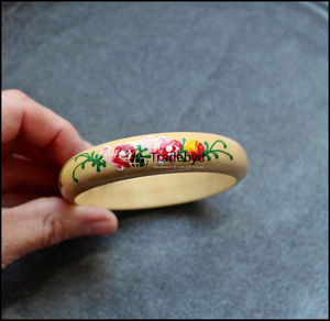 Bracelets de mode en bois durables, ensembles de bracelets éthérés à l'aspect ethnique tribal pour boutiques écologiques Tradebyd - Product Image 2