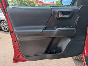 USADO, TRD Off-Road 2021, Bajo Kilometraje, Transmisión Automática, Asientos de Cuero, Sin Accidentes y Listo para Enviar - Product Image 2