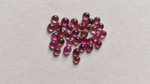 Pierres à dos plat en tourmaline rose de bonne couleur Pierres précieuses en vrac de tourmaline ronde de 5mm pour la fabrication de bijoux - Product Image 2