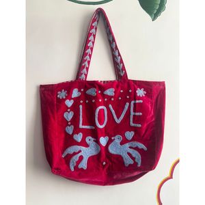 Bolso Tote de Terciopelo Rojo Oscuro con Bordado, Gran Capacidad, Moderno, Lavable, para Uso Diario, Suave, para la Temporada de Invierno - Product Image 2