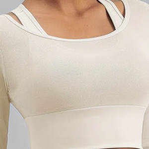 Conjunto Deportivo de Yoga de 2 Piezas para Mujer, Cintura Media, Leggings Largos y Top sin Mangas, Color Sólido, Logotipo Frontal, Estilo Único - Product Image 6