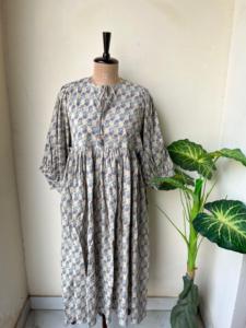 Robe en coton à fleurs indien fait à la main pour femmes, robe midi smockée à imprimé bloc, robe en coton à fleurs faite à la main, grande taille, naturelle - Product Image 6