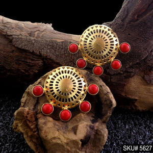 Joyería de latón chapado en oro de estilo vintage, impresionante diseño de filigrana, pendientes grandes, Idea de regalo de moda para entusiastas de la moda - Product Image 1