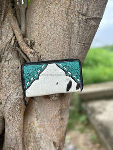 Nuevo estilo occidental Hair On Hide Colorful Tooled Fur Leather Clutch Mujeres Diseñado Monedero Venta caliente Tooled Leather Unique Wallet - Product Image 3