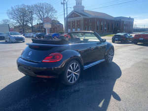 Auto Usado de Calidad a Precio Accesible, Volkswagen Beetle Convertible 2016, Volante a la Izquierda - Product Image 5