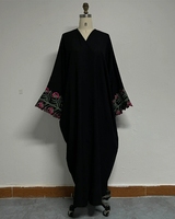 Dubai Arabic Embroidery Fashions Robe d'extérieur élégante Abaya avec accessoire à la mode