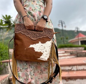 Nuevos Bolsos de Cuero con Flecos y Pelo, Hechos a Mano en Estilo Occidental, Bolsos Cruzados con Correa de Cuero Tallado, Elegantes y de Gran Venta - Product Image 2