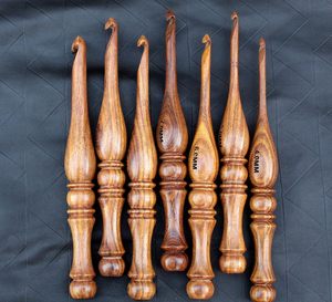 Crochets en bois faits à la main poignée en palissandre couleur et taille personnalisées ensemble de 7 pièces meilleur cadeau - Product Image 2