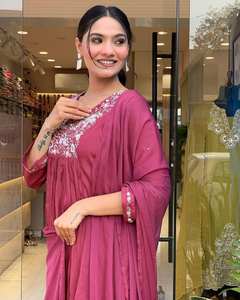 Nuevo Conjunto Festivo Moderno de Chifón Estilo Anarkali con Falda Tipo Campana y Dupatta para Fiesta - Product Image 5