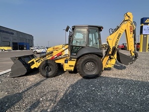 Chargeuse-pelleteuse diesel jaune sur roues, capacité de la benne moyenne, rayon de braquage court, moteur Yanmar - Product Image 6