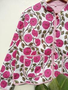 Chaqueta acolchada hecha a mano con estampado floral, reversible, para mujer, de algodón, para invierno, para todas las estaciones. - Product Image 2
