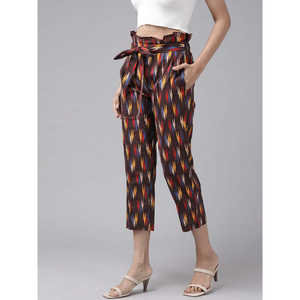 Pantalon décontracté en coton imprimé ikat pour femme - Product Image 4