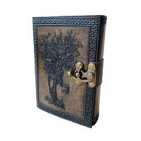 Carnet en cuir fait main Arbre d'horreur, Grimoire en cuir gaufré au fusain, Livre à fermeture en laiton, Journal des ombres, Carnet gothique en papier à bords frangés