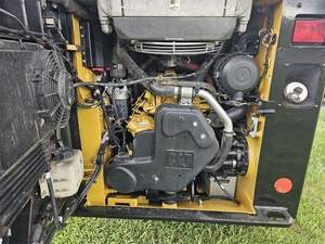 Minicargadora Usada CAT249D con Motor Diésel, Bajas Horas de Trabajo, Alta Calidad, 2 Años de Garantía, Cucharón de 57.9L - Product Image 5