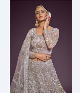 Tendance Bollywood lehenga choli tenue de créateur mode ethnique nuptiale de haute qualité pour les femmes commande en gros bon marché - Product Image 1