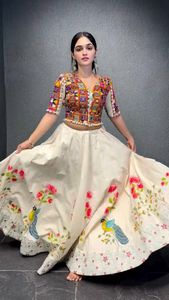 Impresión digital moderna Rayón Seda Lehenga Choli Tamaño de trabajo hasta 44 'Secado rápido Todas las estaciones para bodas y fiestas - Product Image 2