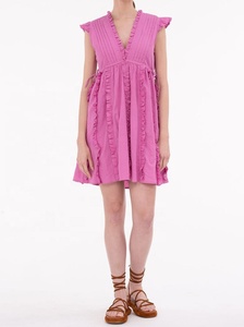 Robe courte rose sans manches à col en V et volants, style décontracté d'été en coton et fibre de bambou pour femme - Product Image 3