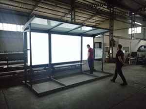 Abri de bus en or élégant de haute qualité avec boîte à lumière LED et kiosque d'information pour le transport urbain en plein air en forme de rectangle - Product Image 5