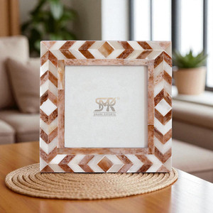 Marco de Fotos Tradicional Hecho a Mano con Incrustaciones de Hueso y Patrón Intrincado de Chevron para una Decoración del Hogar Elegante, Regalo Perfecto para Seres Queridos - Product Image 2