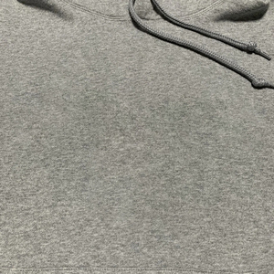 เสื้อกันหนาวมีฮู้ดสำหรับผู้ชายผ้าคอตตอนพิมพ์ลายโลโก้แบบเรียบหรู - Product Image 3