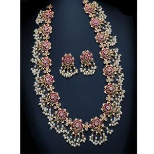 Finition mate de qualité supérieure chic avec long collier de style lotus avec boucles d'oreilles pour fiançailles ou mariage pour femmes - Product Image 1