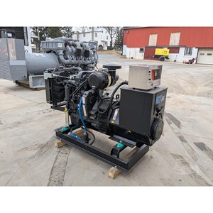 Alternateur monophasé silencieux Stamford 2024 de type 55 KW, à châssis ouvert, système de démarrage automatique, vitesse de 1500 tr/min, tension nominale de 240 V, 50 Hz - Product Image 1