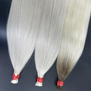 Cheveux en vrac noirs de qualité supérieure parfaits pour les updos - Product Image 1