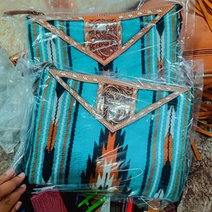 Nouveau Western élégant en cuir repoussé couverture de selle pochette femmes conçu sac à main vente chaude en cuir repoussé Unique sac à bandoulière - Product Image 3