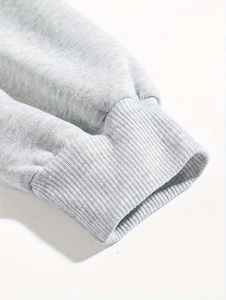 Sweat à capuche personnalisé pour homme avec logo brodé 3D et sérigraphié, collection automne, tailles variées, gaufrage, 100 % couleur unie, design avec poche - Product Image 4