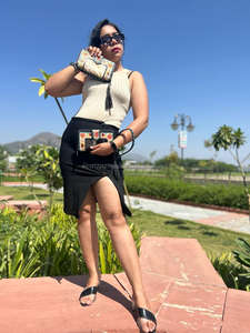 Nuevas pulseras de cuero de piel de vaca con estilo occidental, bolsos de mano diseñados para mujer, carteras con borlas de cuero con herramientas de Venta caliente - Product Image 3