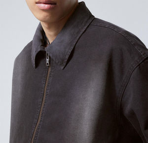 OEM Veste utilitaire décontractée pour hommes en coton de haute qualité en toile épaisse délavée à l'acide avec fermeture éclair et poches - Product Image 4