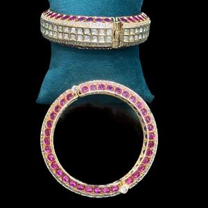 Diseñador clásico de calidad premium chapado en oro que se puede abrir Kundan dos juegos de brazaletes para mujeres ropa de boda para niñas - Product Image 1