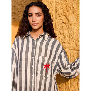 Camisa Casual Nera de Algodón Tejido Sólido con Cuello de Camisa - Product Image 3