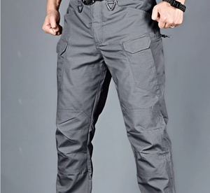 กางเกงสตรีทแวร์ผู้ชายผ้าไนลอนน้ำหนักเบาพิมพ์โลโก้ได้ มีซิปกระเป๋า กันลม กันน้ำ ระบายอากาศได้ดี สไตล์ลำลองสีเข้ม - Product Image 5