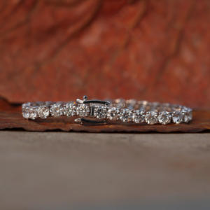 สร้อยข้อมือเทนนิสเพชรที่ปลูกในแล็บสวยงามเป็นของขวัญวันครบรอบที่สมบูรณ์แบบสำหรับคนที่คุณรัก - Product Image 5