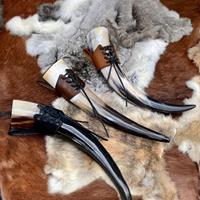 Support de Corne de Buffle Polie de Qualité Supérieure Fait Main pour Boire, Véritable Corne de Buffle au Toucher Naturel, Taille Personnalisée, Pour les Amateurs d'Animaux