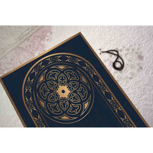 Alfombra de Oración Islámica Dorada: Decoración Musulmana para el Hogar, Alfombra de Adoración, con Pelo Suave - Product Image 1