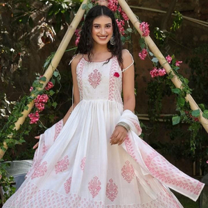 Collection indienne pour femmes sans manches à volants longueur au genou sans manches pour femmes Mulmul rose imprimé Anarkali ensemble Kurti vente en gros - Product Image 1