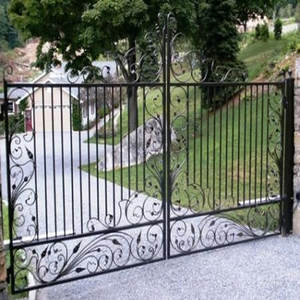 Puerta de hierro forjado personalizada para entrada privada construida por el proveedor de Vietnam utilizando métodos tradicionales y maquinaria moderna - Product Image 6