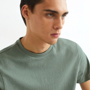 Camiseta de algodón para hombre de diseño personalizado al por mayor con logotipo personalizado 100% material de alta calidad hecho la mejor camiseta para hombre - Product Image 5