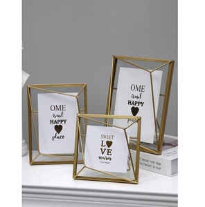 Cadre photo Royal Design pour décoration intérieure avec couvercle en verre Cadre photo de luxe en métal pour présentation de table de bureau - Product Image 3