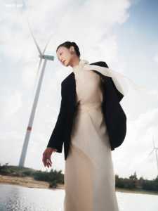 Trajes de mujer de alta calidad Blazers Pera Blazer sin cuello de un solo pecho con cuello en V Embalaje personalizado Fábrica Whiteant - Product Image 3