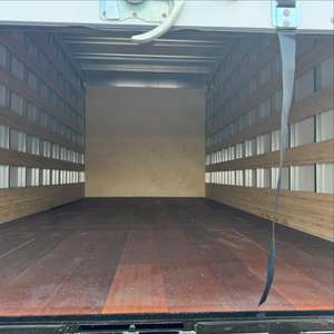Camión Volquete Isuzu NPR HD de Cabina Doble Usado 2024 - Product Image 6