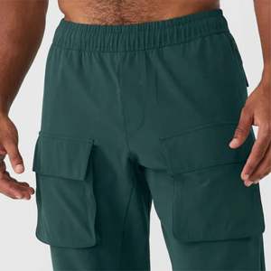 Pantalon Ripstop polyvalent pour homme avec caractéristiques convertibles-Se transforme facilement en short équipé de poches zippées sécurisées - Product Image 5