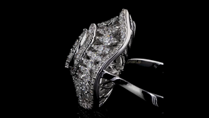 Anillo de Cóctel con Diamante Cultivado en Laboratorio en Forma de Pera | Anillo de Lujo para Eventos y Ocasiones Especiales para Mujer |   Joyería Fina de Diseño - Product Image 6